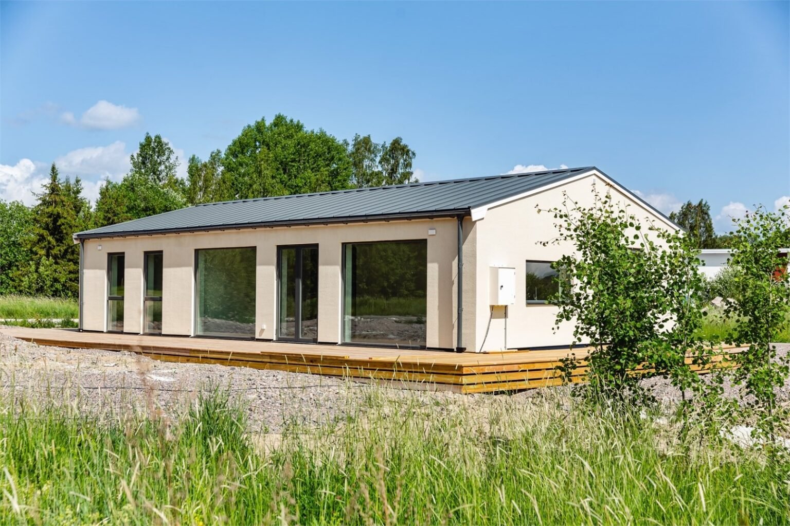 Badrum, ljus kakel — riktigt foto